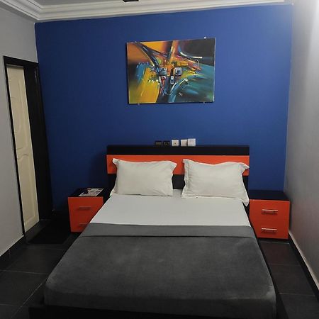 Royal Blue Guest House & Bar Lomé Exteriör bild