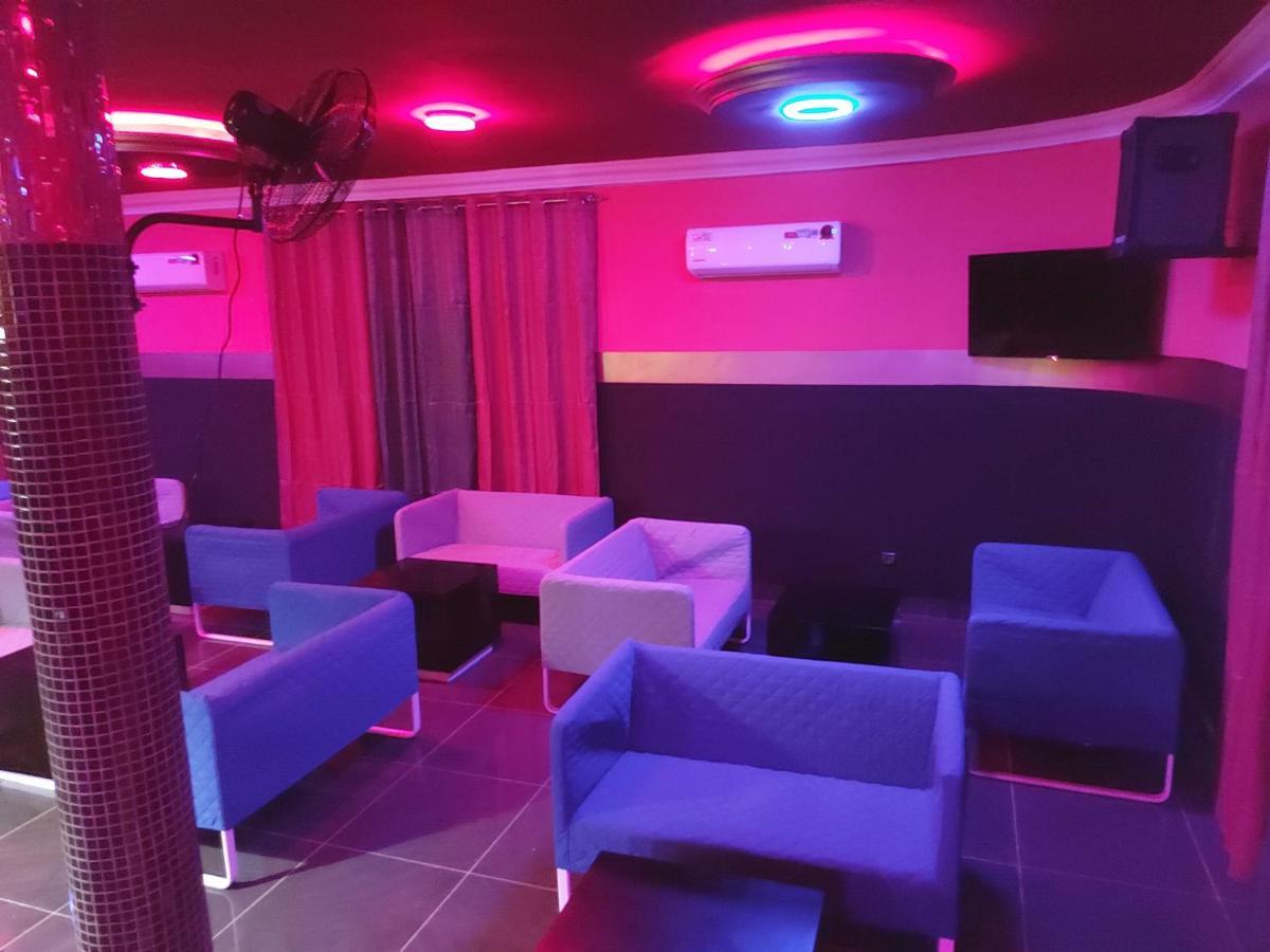 Royal Blue Guest House & Bar Lomé Exteriör bild