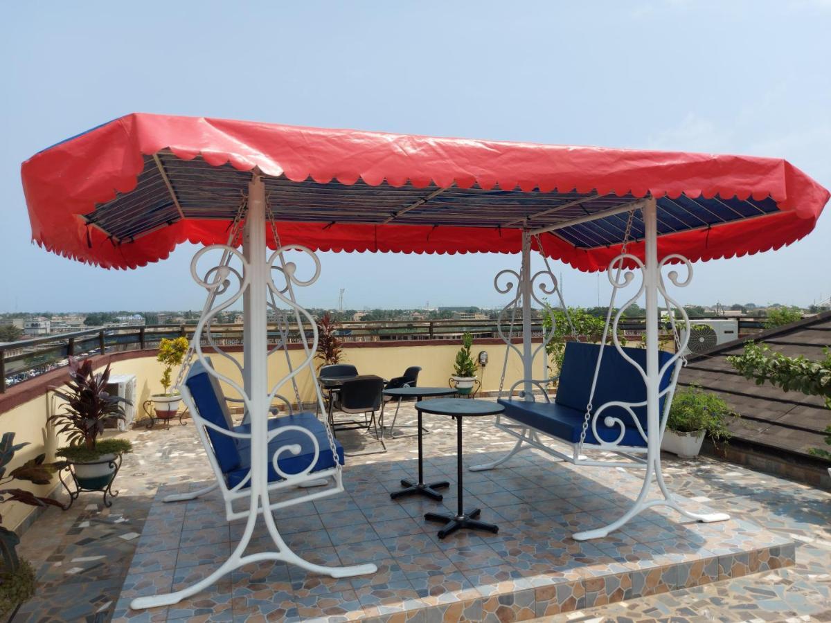 Royal Blue Guest House & Bar Lomé Exteriör bild