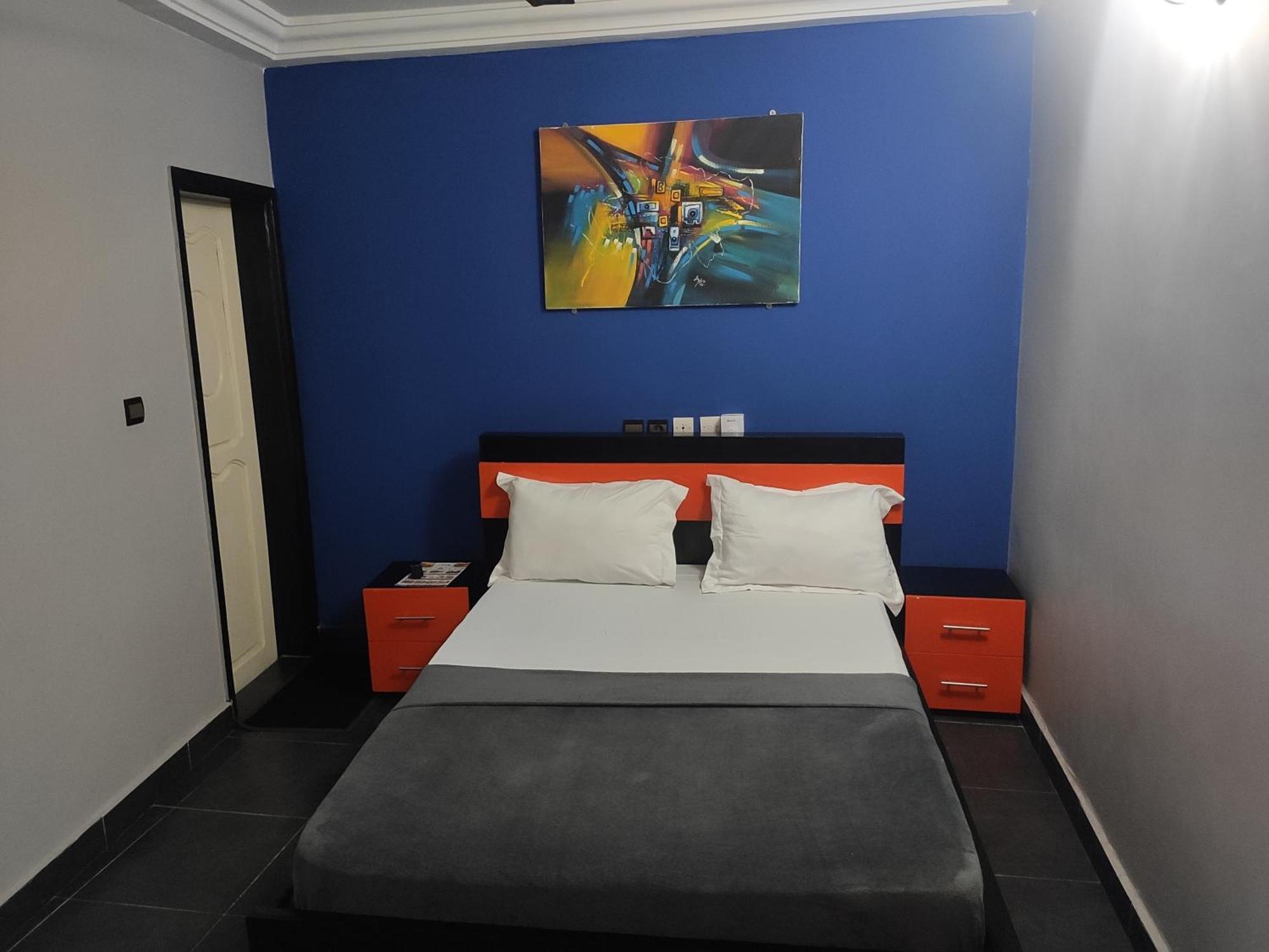 Royal Blue Guest House & Bar Lomé Exteriör bild